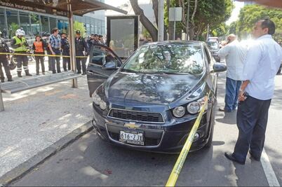 Consignan a mujer policía por balear a conductor