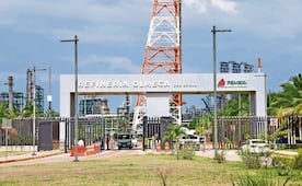 Inyectan 11 mil 900 mdp en Dos Bocas y cae refinación