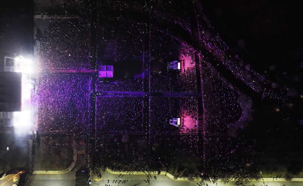 Nezahualcóyotl baila al ritmo de Panteón Rococó; 120 mil personas llenan Ciudad Jardín.
Foto: Especial.