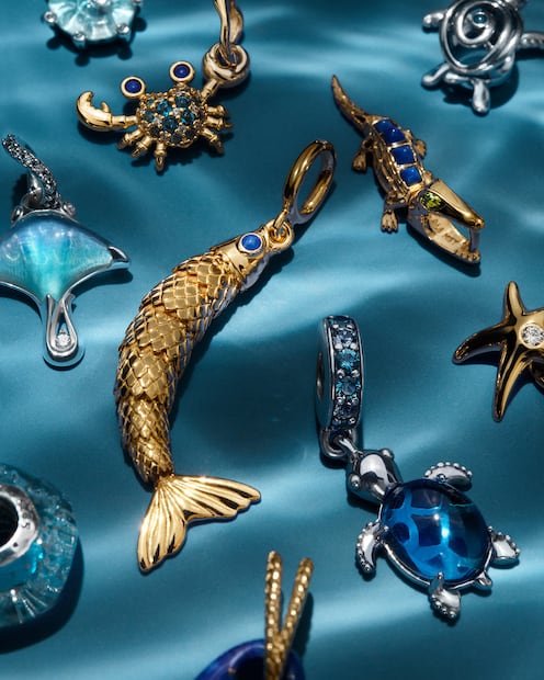 Charms de Pandora inspirados en la vida marina con baño de oro y su famosa plata. Foto: Cortesía Pandora
