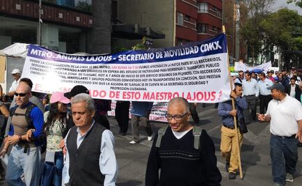 Transportistas marchan de la Semovi al Zócalo; exigen aumento a tarifa 