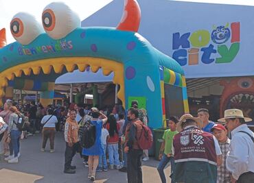 Niños celebran su día en el Zocalito