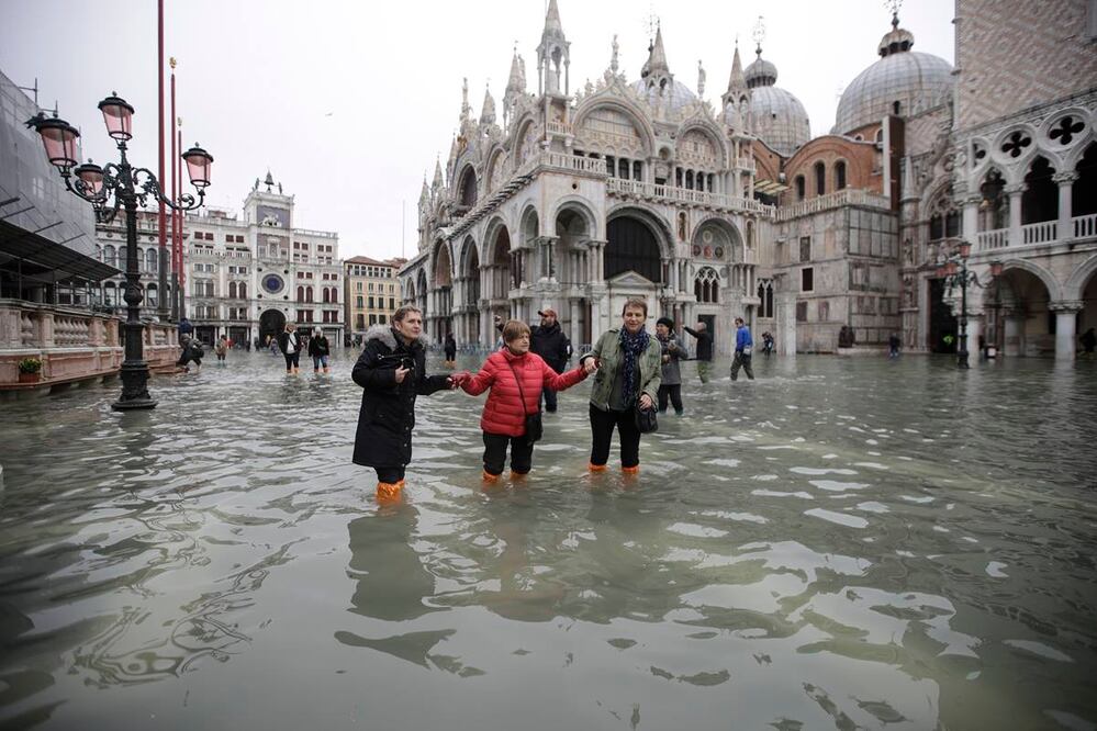 La marea alta en Venecia dejó al menos un muerto (Foto: AP)