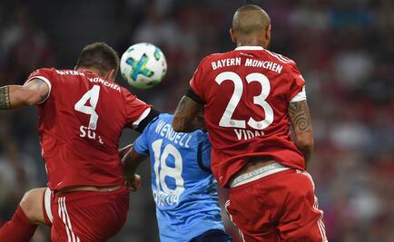 Liga alemana arranca con minuto de silencio y crespones por Barcelona