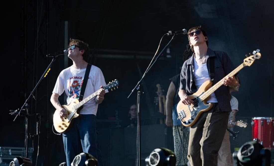 La banda HIPPO CAMPUS en el Corona Capital 2025. Foto: Hugo Salvador/EL UNIVERSAL.