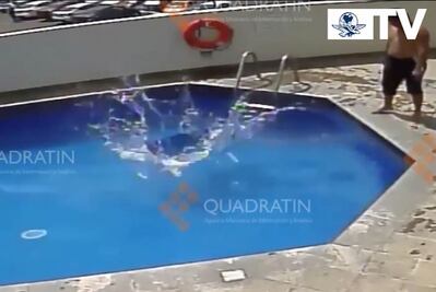 Sujeto lanza a menor a una alberca hasta ahogarla