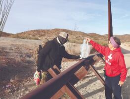 Sólo tienen una misión: ayudar a los migrantes