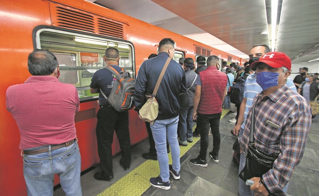 Este año en 123 ocasiones se han desalojado trenes por fallas en el sistema de puertas.