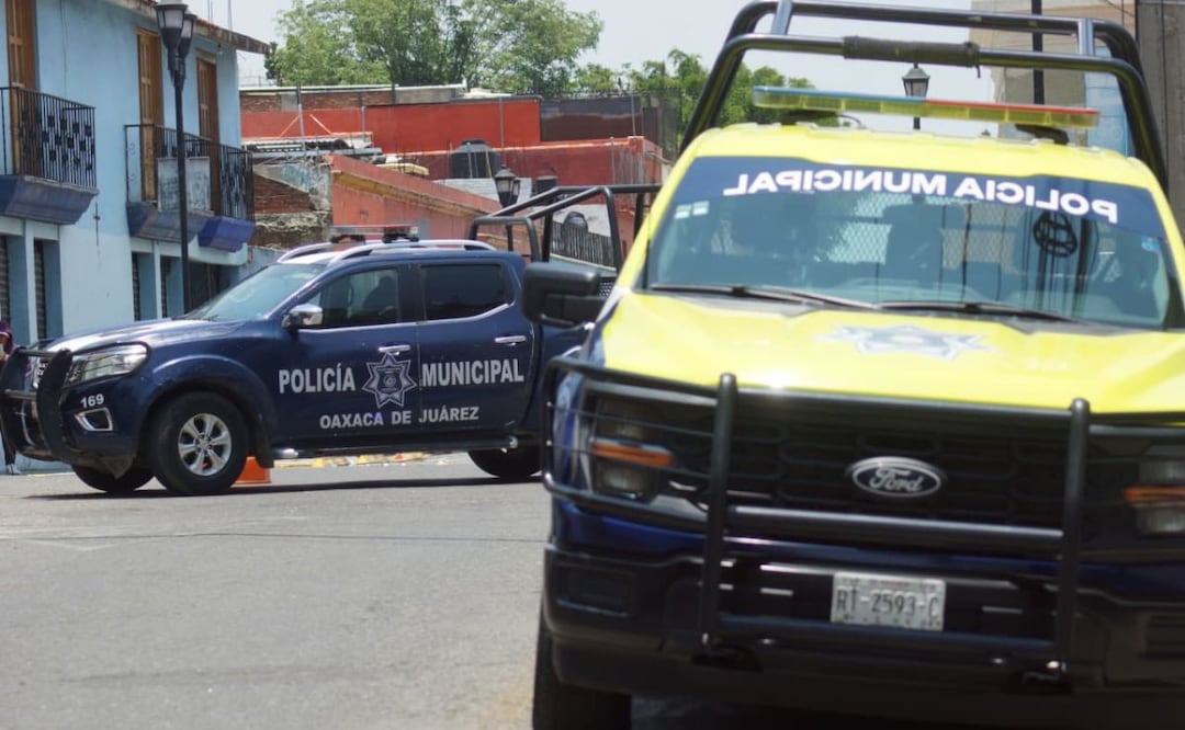 Policía Municipal del ayuntamiento de Oaxaca de Juárez inició un paro de labores para exigir un alto a los abusos laborales. | Foto: Edwin Hernández.