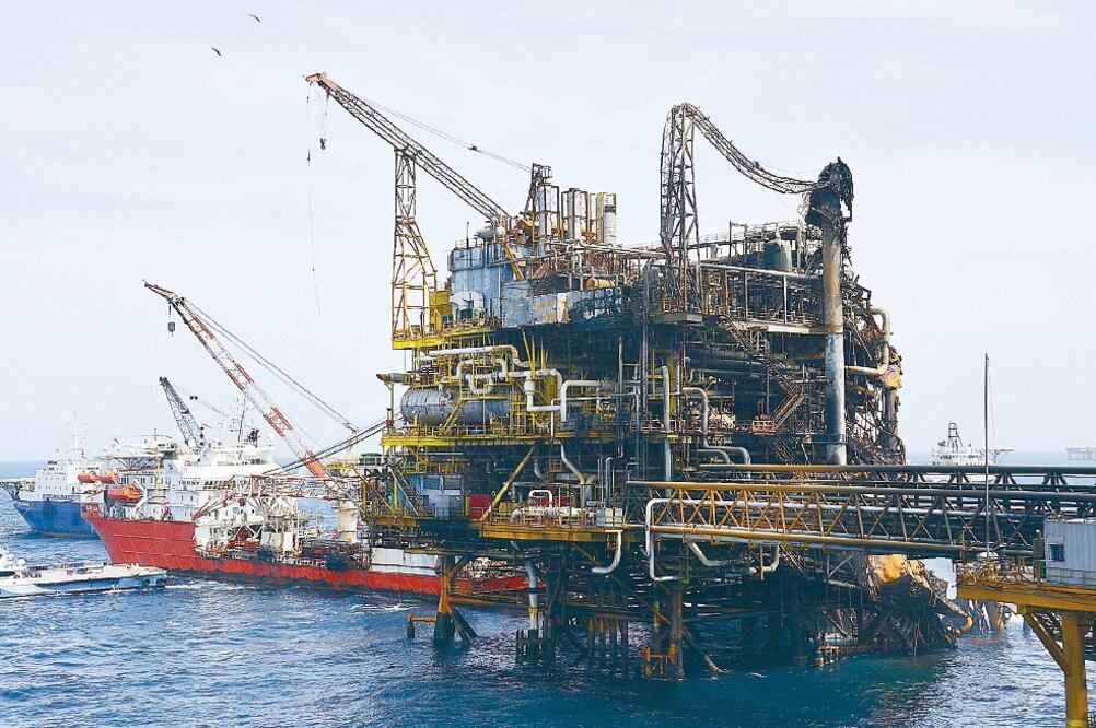 Instalaciones de la petrolera presentan sistemas obsoletos y sin la tecnología adecuada para desarrollar sus actividades (ARCHIVO EL UNIVERSAL)