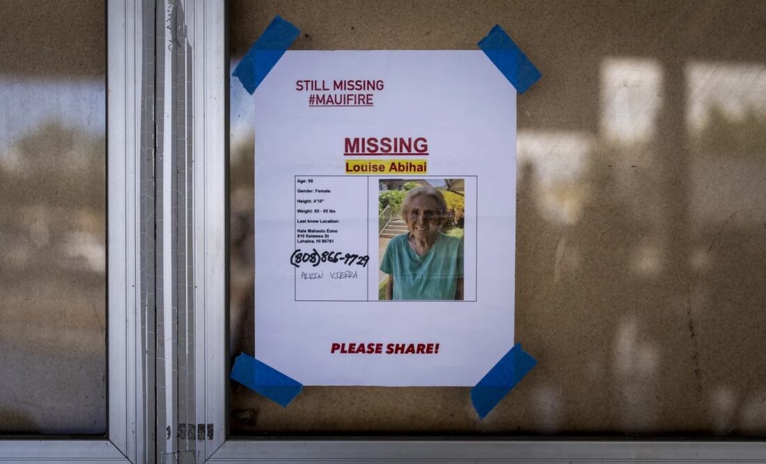 Un cartel sobre una persona residente en Lahaina desaparecida se ve en un tablón de anuncios en la catedral King de Maui. Foto: AP