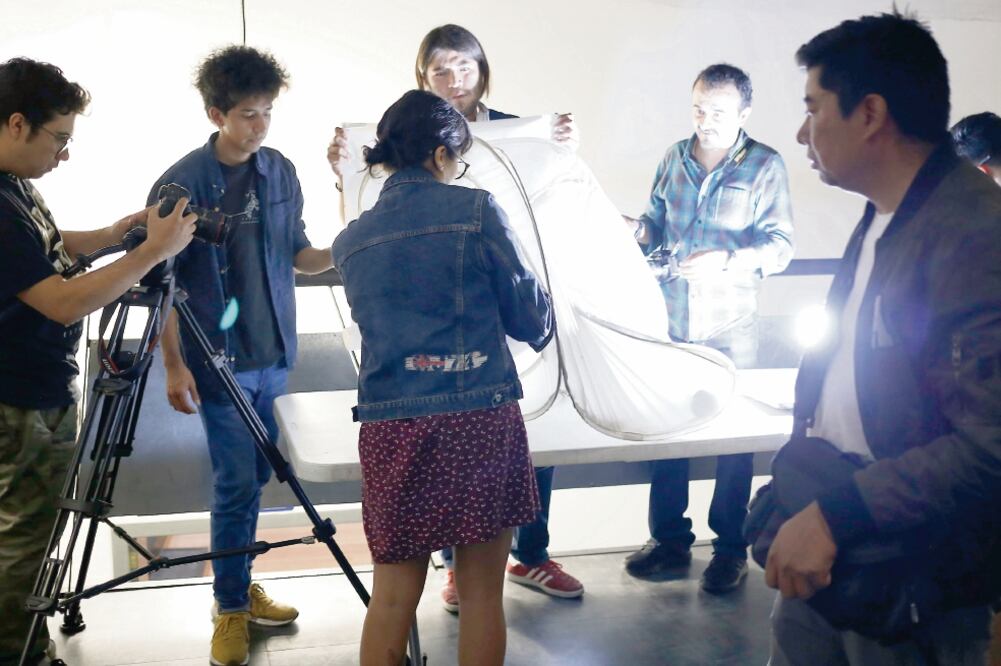 Estudiantes en una clase de animación en el Faro Aragón, donde el programa tiene énfasis en lo audiovisual, aunque se imparten otros talleres artísticos. Fotos: AGUSTÍN SALINAS. EL UNIVERSAL