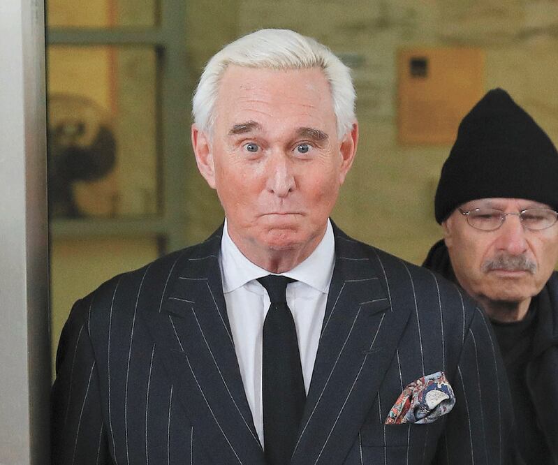 Cercano al presidente. Roger Stone, exconsejero de campaña del mandatario Donald Trump, en febrero de 2019. ARCHIVO AP