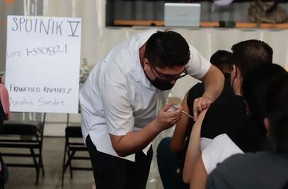 Covid-19: ¿Qué vacuna causa más molestias, SputnikV o AstraZenenca? 