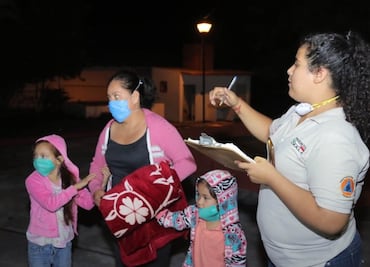 Más de 300 personas fueron evacuadas en Colima