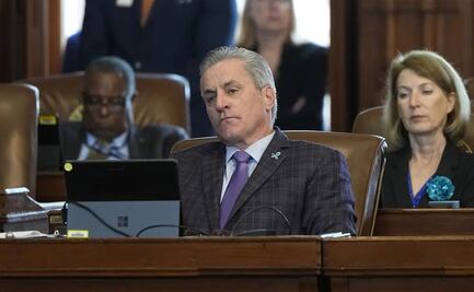 Republicanos votan para limitar el acceso de armas ante recientes tiroteos en Texas