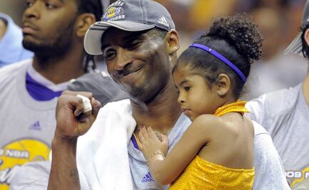 Lakers cumple promesa a Kobe Bryant, ser campeones de la NBA