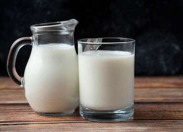 Por qué no debes calentar agua y leche en el microondas