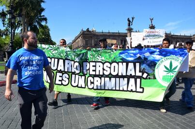 Marchan en Monterrey por la legalización de la marihuana