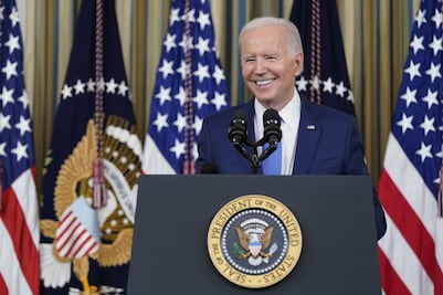 Biden festeja el éxito demócrata para evitar la "ola" republicana