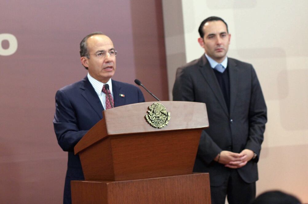 Felipe Calderón agita el avispero