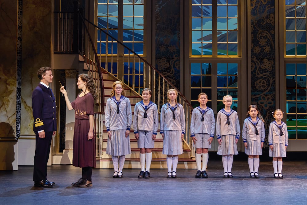 La puesta, protagonizada por Kevin Earley y Cayleigh Capaldi, se presenta hasta el domingo en el Centro Cultural Teatro I. Foto: THE SOUND OF MUSIC