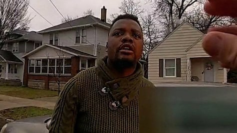 Dan a conocer video que muestra a policía de Michigan matando a un hombre negro