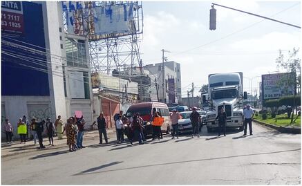 Vecinos bloquean el libramiento La Joya; exigen solución inmediata a escasez de agua en Cuautitlán