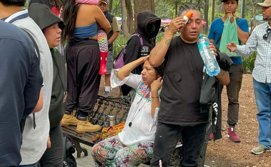 Reportan varios lesionados tras riña entre ambulantes y colectivo feminista durante bloqueo de Avenida Juárez (30/05/2025). Foto: Especial