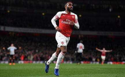 Futbolista del Arsenal es captado consumiendo drogas