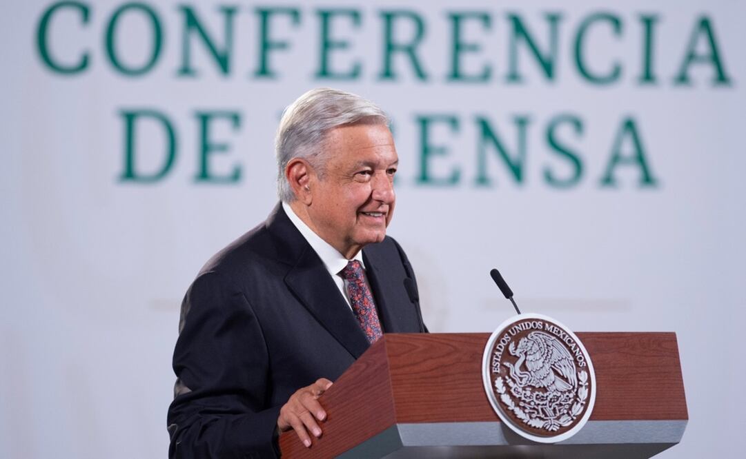 López Obrador señaló que el "José María Morelos" es "muy extravagante, lo hicieron a la medida". Foto: Presidencia