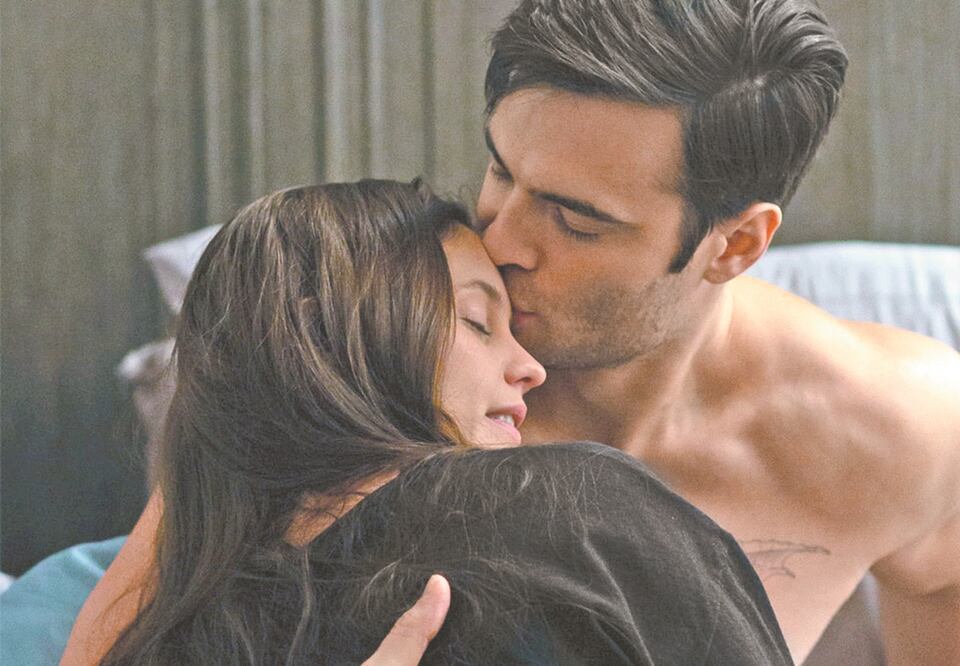 Gabriel’s inferno narra la historia de un profesor y “su vida sin inhibiciones de placer” cuando conoce a una dulce estudiante. Foto: PASSIONFLIX