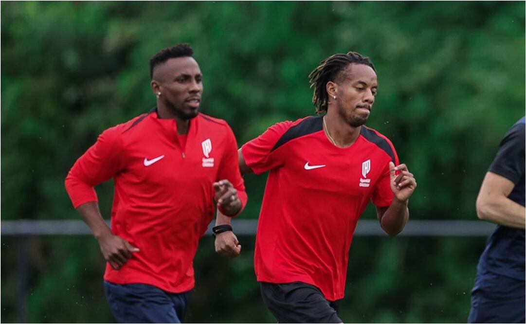 FOTO: @Alqadsiah - Julián Quiñones en su primer entrenamiento
