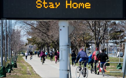 Alistan multas en Toronto a quien no respete distancia de 1.80 metros ante Covid-19
