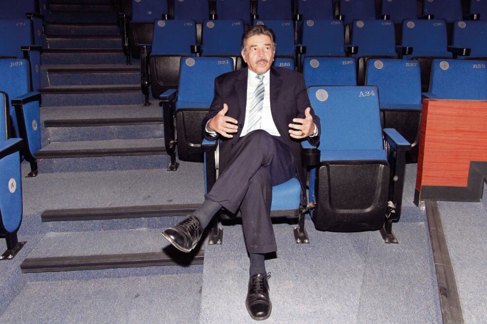 El comediante acudió a la presentación del nuevo Centro Cultural Royal Pedregal y su primer teatro (CARLOS MEJIA. EL UNIVERSAL)