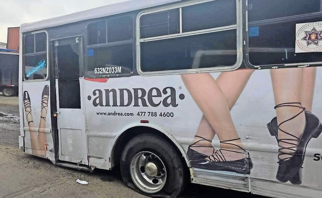 La unidad (al igual que el chofer) quedo a disposición de autoridades; la Secretaría de Movilidad mexiquense cancelará la licencia al conductor. Foto: Especial