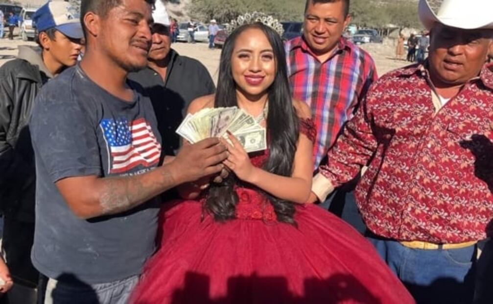 Invitados concursan para atrapar un jabalí en fiesta de XV años en Tamaulipas