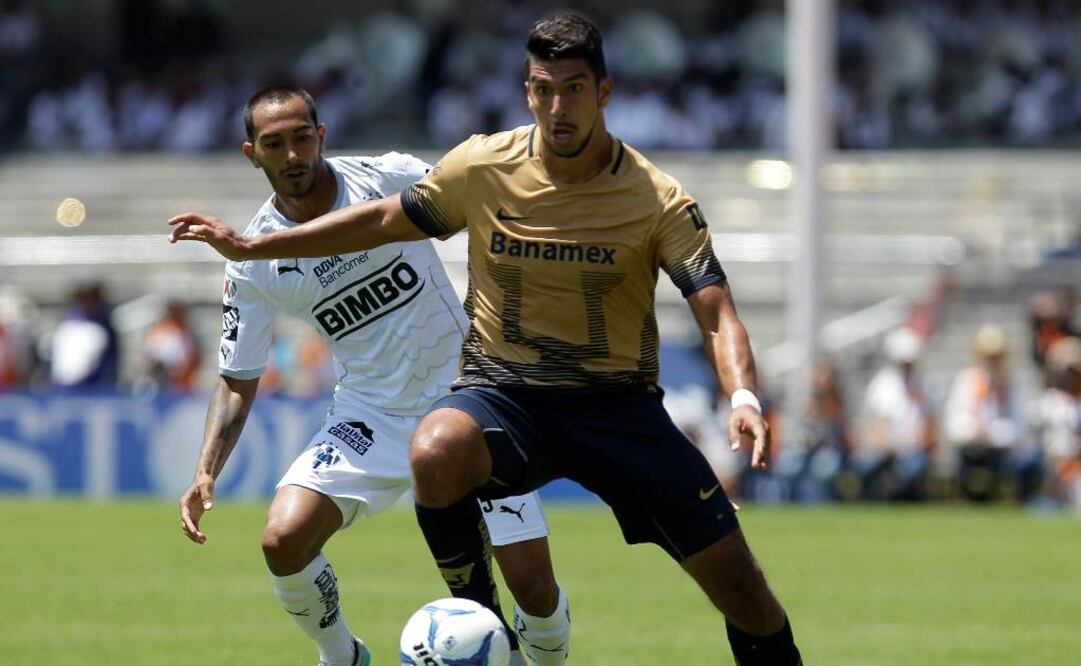 Eduardo Herrera durante un juego con Pumas. Archivo
