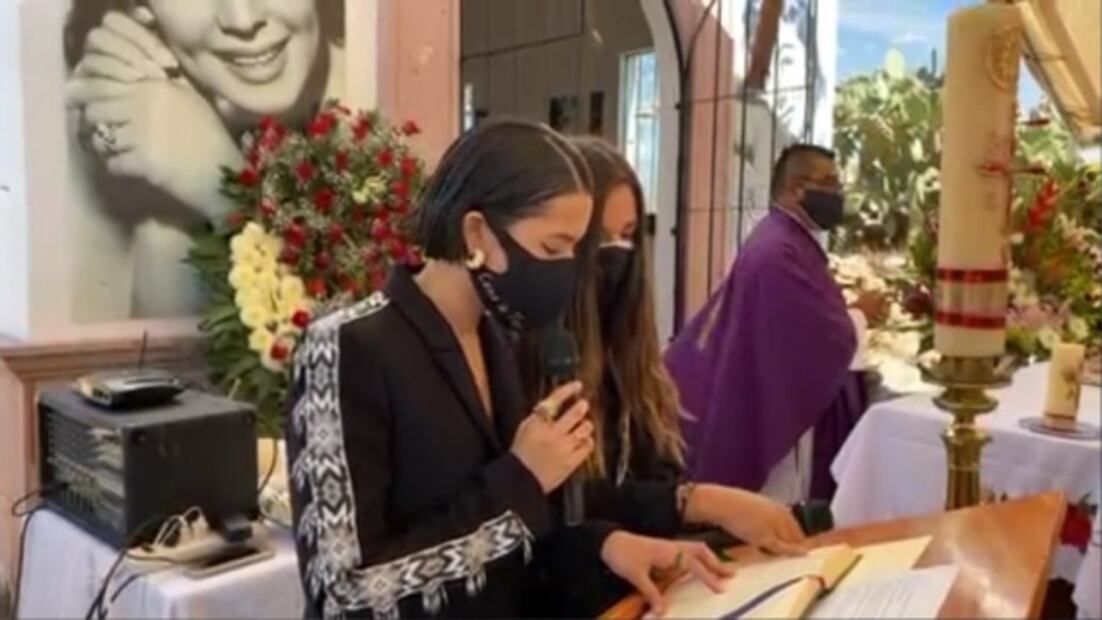 Pepe Aguilar se despide de su madre Flor Silvestre en emotivo funeral