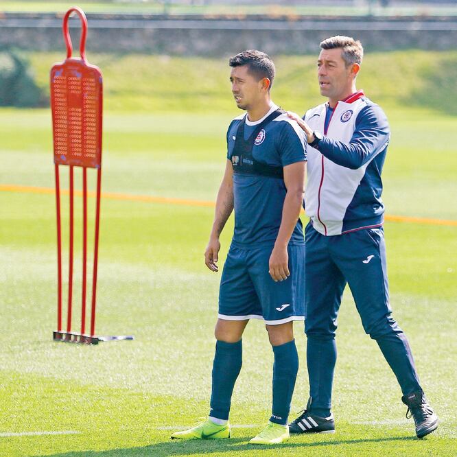 l técnico cementero descarta precipitación en el regreso de los suyos. IMAGO7