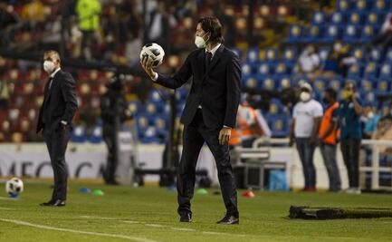 Santiago Solari hace un llamado al arbitraje: protejan al talento