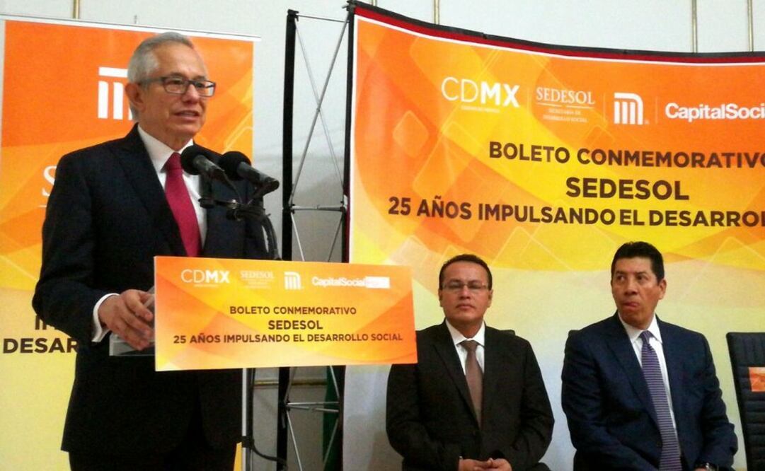 Presentación del boleto conmemorativo por el 25 aniversario de la Sedesol (Foto: Twitter @MetroCDMX)