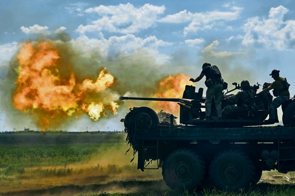 El papa Francisco nombró como su enviado al cardenal italiano Matteo Zuppi, un veterano de la Iglesia católica en iniciativas de mediación de paz.