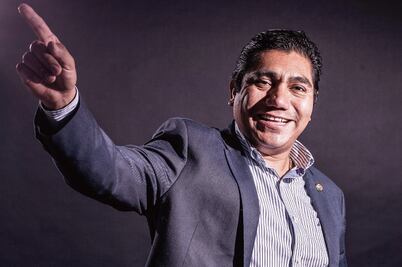 “Hoy iniciamos campaña 10 puntos arriba”