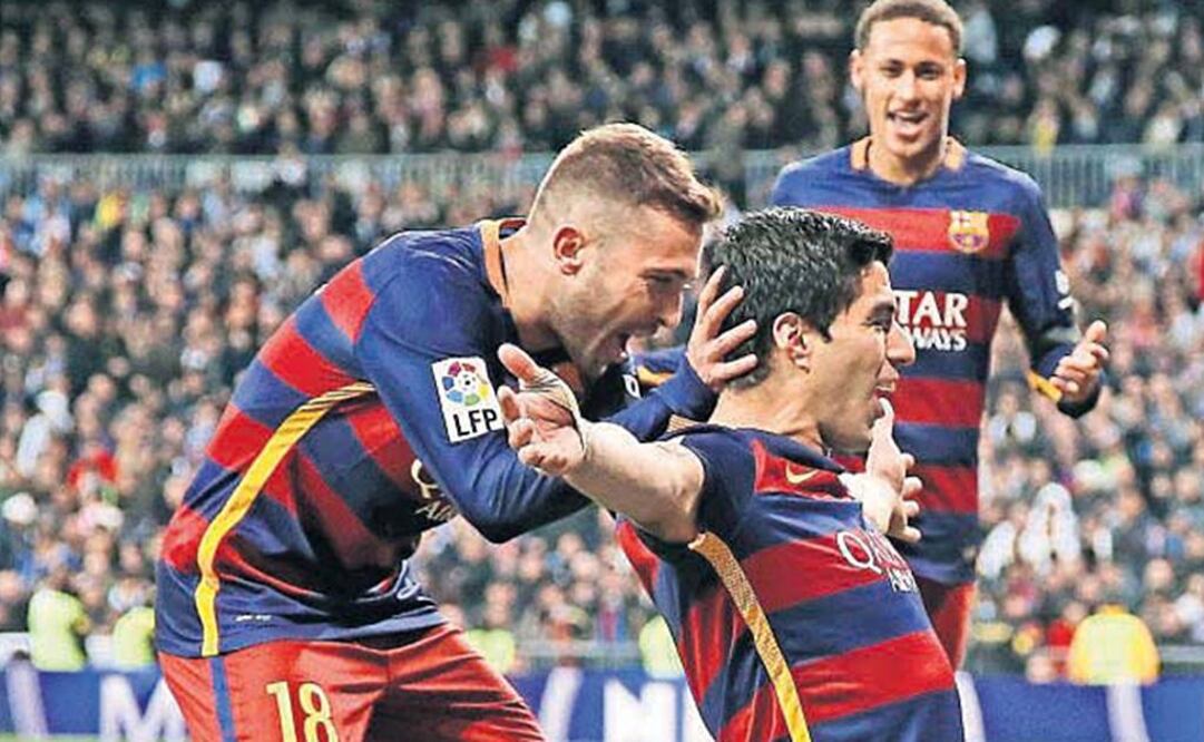 Luis Suárez (9) estuvo excelso y se despachó con dos goles en el clásico español. SERGIO PÉREZ. REUTERS