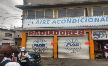 Autoridades locales de Nezahualcóyotl suspenden 5 negocios por vertido de diésel y aceite al drenaje