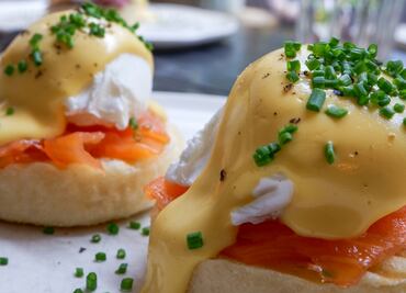 ¿Del papa o de Wall Street? Historia y receta de los huevos benedictinos