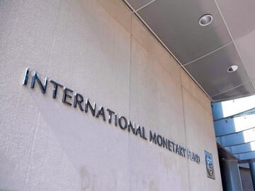 Deuda pública mundial es "peor de lo que parece", alerta FMI; ve necesario un ajuste fiscal del 3% al 4.5% del PIB para estabilizarla