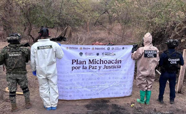 Desmantelan narcolaboratorio del CJNG en Los Reyes, Michoacán; decomisan precursores químicos y utensilios