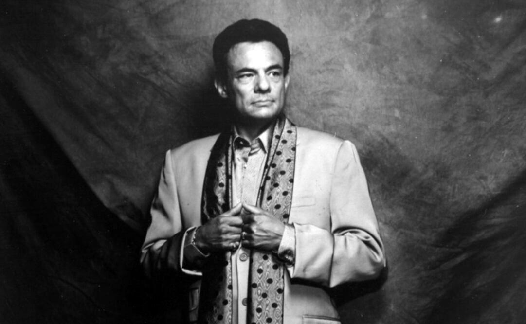 Alejandra Frausto reconoció la importancia que tenía el Príncipe de la canción culturalmente hablando. Foto: Archivo